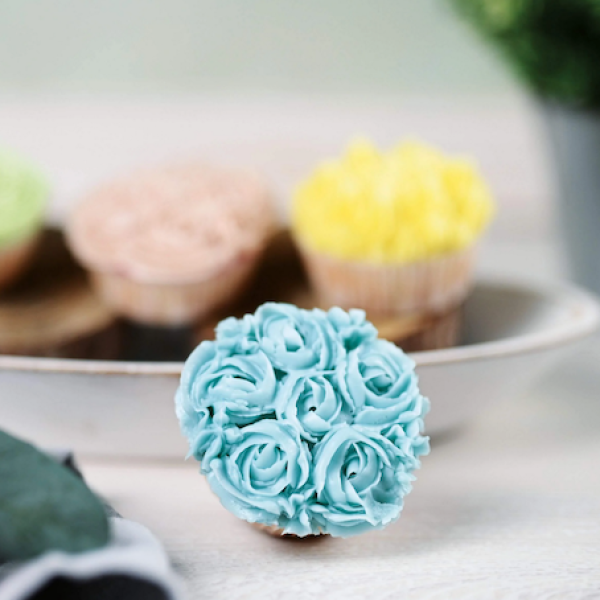 Muffindeko mit Bio Farbpaste Blau Pastell - Decocino